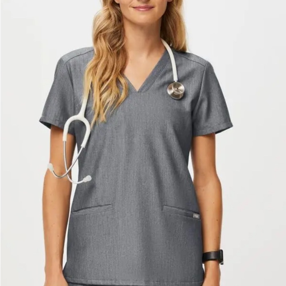 Figs graphite casma three pocket top